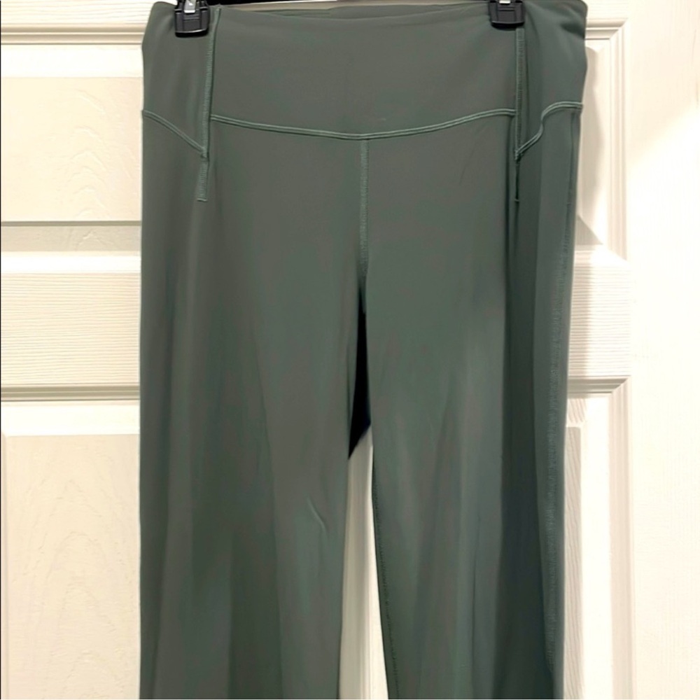 Lululemon green leggings size 10 dark Forest